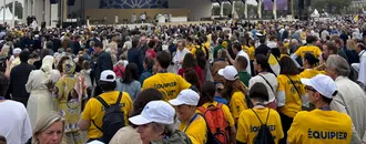 Más de 600.000 Fieles Asisten A la Misa del Papa en los Campos Elíseos
