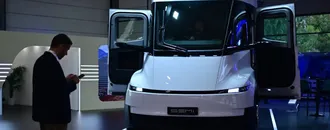 Tesla’nın 2017’de Gösterdiği Dev Araç Semi, Sonunda Seri Üretime Giriyor