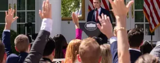 The Washington Press Corps Needs to Boycott White House Events   | Margaret Sullivan