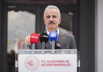Bakan Uraloğlu Kaptan Fahrettin Aksu Kılavuzluk İstasyonu'nun yeni hizmet binasının açılışında konuştu: