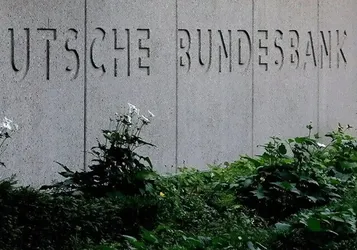 Bundesbank'tan Alman bankalarına risk uyarısı