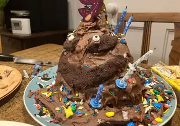 ‘Everyone Assumed It Represented A Poo Emoji!’ 27 Writers On The Greatest Cake Of Their Life