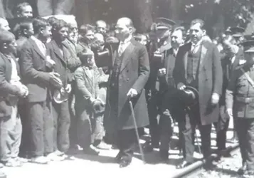 Atatürk'ün Keşfedilmemiş Fotoğrafları: Tarihin Tozlu Sayfalarından