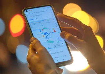 Google Haritalar'ın Tek Bir Hatası, Trafiği Nasıl Kilitledi?