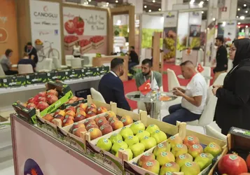 İzmir'deki fuar meyve ve sebze sektörünü buluşturdu