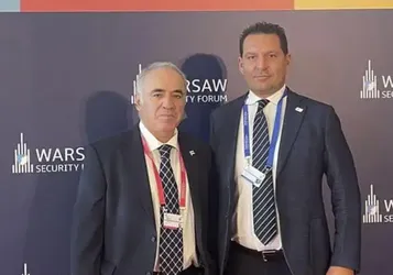 Kasparov Confirma Que EEUU y Lituania Le Avisaron A Él y A Su Socio de Que Sus Vidas Corrían Peligro:  "No Dejaré de Trabajar ni Me Esconderé"