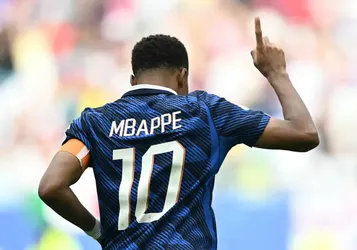 Kylian Mbappé Quitte Nike Pour Rejoindre L'Équipementier Suisse On