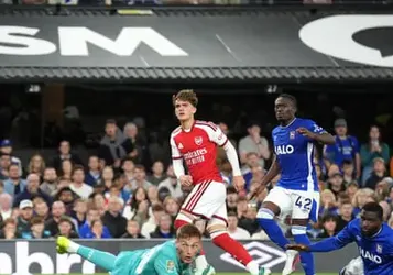 Max Dowman doubles up for Arsenal’s back-ups to beat Ipswich in Carabao Cup