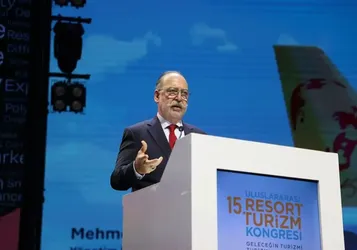 Pegasus Hava Yolları Yönetim Kurulu Başkanı Nane, Antalya'daki "Resort Turizm Kongresi"nde konuştu: