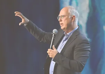 Putin'in temsilcisi Dmitriyev: "Avrupa, Rus gazını bırakarak 1,4 trilyon dolar kaybetti"