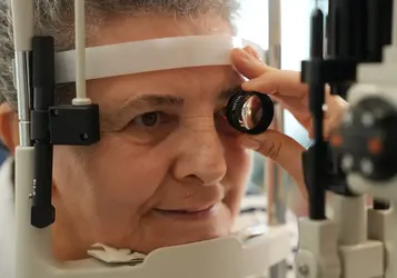 Retinadaki damar tıkanıklıkları görme kaybına sebep oluyor
