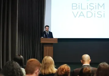 Sanayi ve Teknoloji Bakanı Kacır, Techstars İstanbul programında konuştu