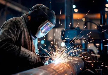 TÜİK açıkladı: Ücretli çalışan sayısı 16 milyonu aştı! Hangi sektör yükseldi, hangisi geriledi?