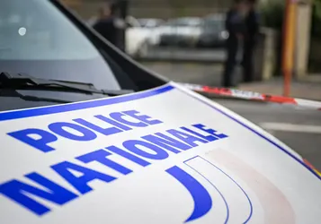 UN Policier D'Ultradroite Écroué À Paris Pour Préparation D'Acte Terroriste