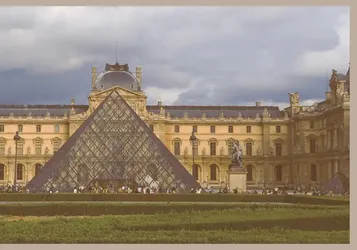 Louvre Müzesi Ziyareti İçin Önemli Bilgiler