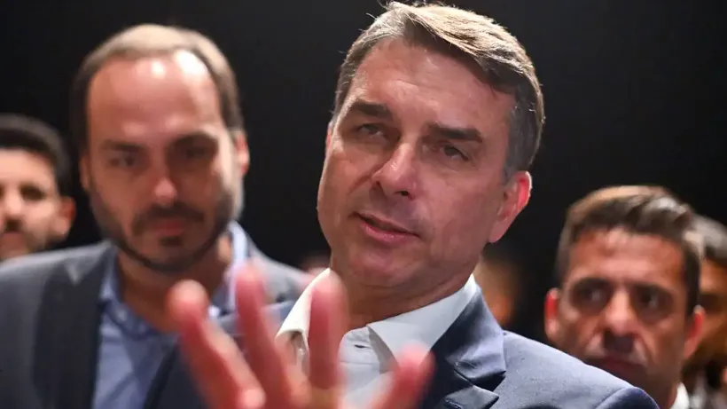 Bolsonaro Lidera la Primera Encuesta Previa A la Segunda Vuelta Presidencial de Brasil