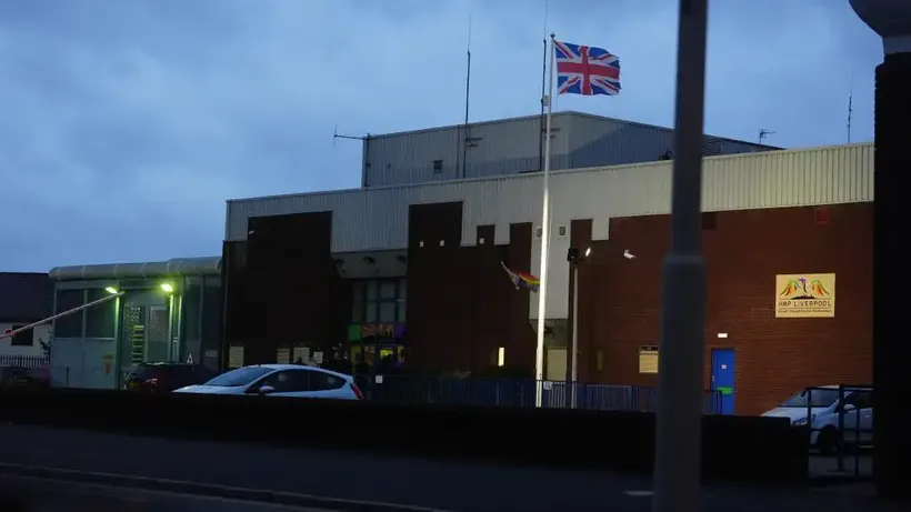 Cientos de Presos Son Liberados en Inglaterra y Gales Ante el Hacinamiento en las Cárceles