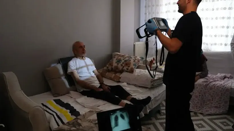 Evde sağlık hizmeti hastane sürecini ev ortamına taşıyarak hasta konforunu artırıyor