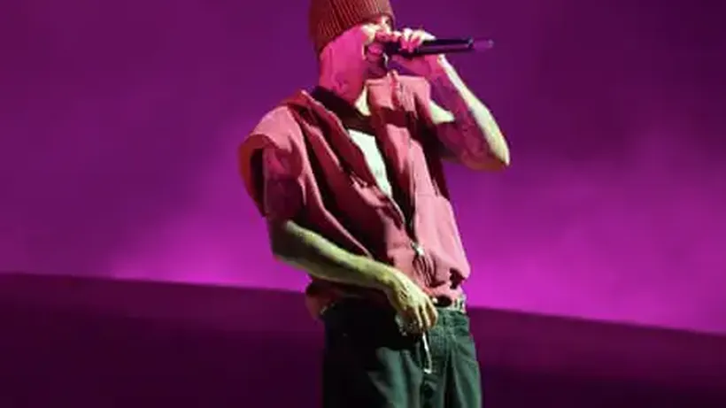 Justin Bieber Performs Surprise Acoustic Gig in Beleaguered Los Angeles Park