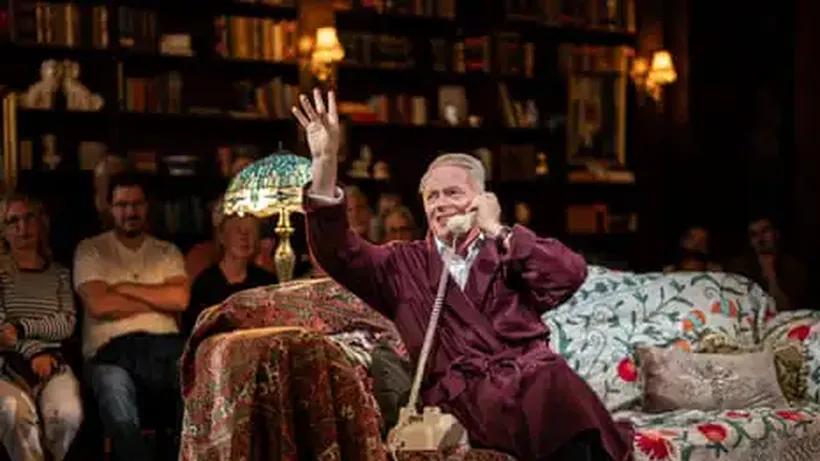 Tru – Review: A Five-Star Performance of a Three-Star Script About the Life of Truman Capote