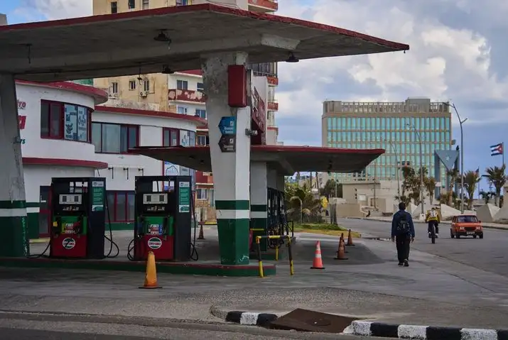 Küba'da Yaşanan Enerji ve Yakıt Krizi Hayatı Durma Noktasına Getirdi